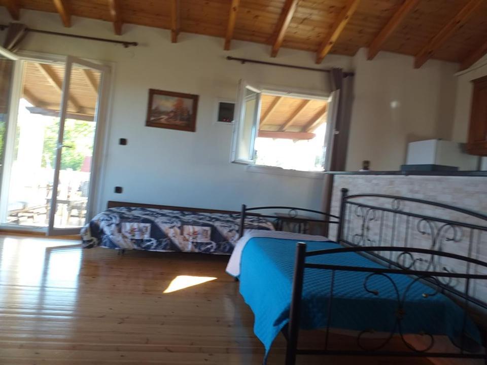 Malotu Resort Sinarádes Екстериор снимка