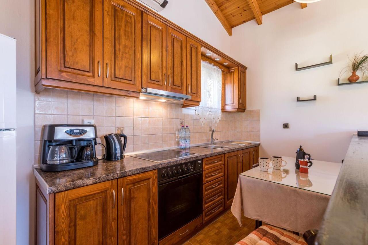 Malotu Resort Sinarádes Екстериор снимка